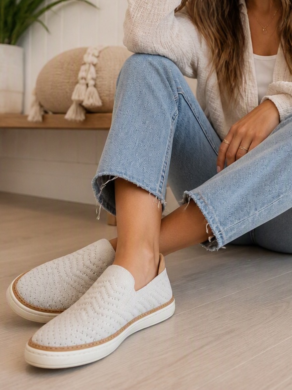 UGG Sammy Chevron Sneaker White slip on sneaker Women's size- 8